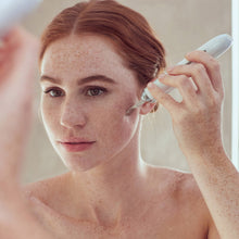Load image into Gallery viewer, Essia | Ultrasonic Lifting & Exfoliating Wand. Lux Collection